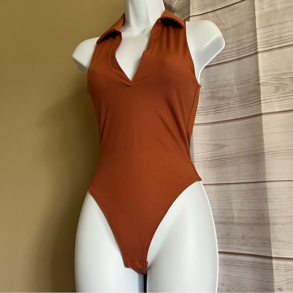 House Of Harlow 1960 Deep V-Neck Bodysuit NWT